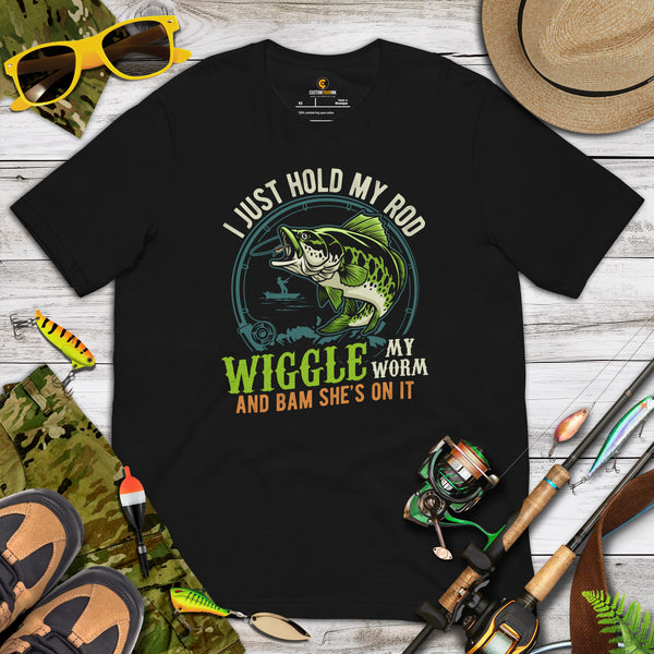 Fishing & PFG T-Shirt - Gift for Fisherman - Bass Masters & Pros Shirt - Master Baiter Shirt - Wiggle My Worm And Bam She's On It Shirt - Black