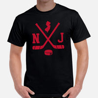 Hockey Game Outfit & Attire - Bday & Christmas Gift Ideas for Hockey Players & Goalies - Retro New Jersey Hockey Emblem Fanatic T-Shirt - Black, Men