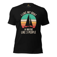 Fishing & Vacation Outfit - Boat Party Attire - Gift for Boat Owner, Boater, Fisherman - Vintage I Love My Boat And Maybe 3 People Tee - Black