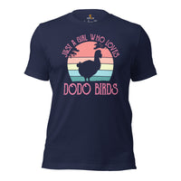 Funny Meme T-Shirt - Cool Presents, Gift Ideas for Video Gamers, Bird Lovers - Typical Gamer Shirt - A Girl Who Loves Dodo Birds T-Shirt - Navy
